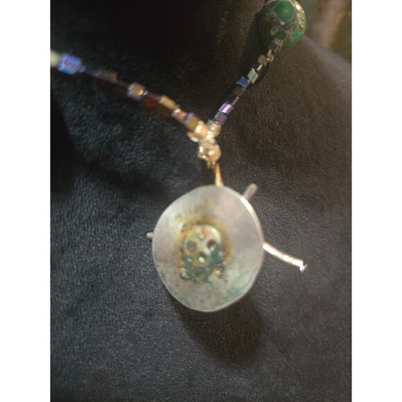 Women's Green Beaded Necklace With Silver Butterfly Pendant And Toggle Clasp - Picture 7 of 7